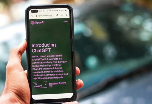 ChatGPT and Gemini app comparison on smartphone