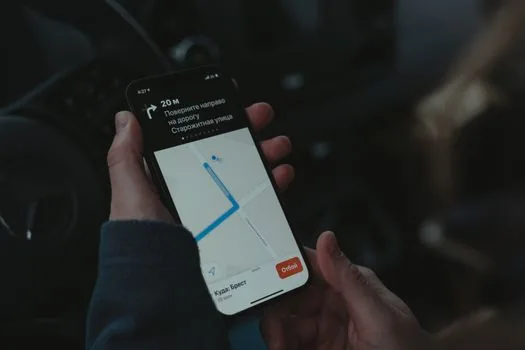 smartphone photo metadata map pin