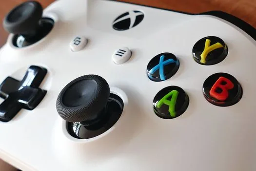 Xbox Game Bar recording controls Windows 11