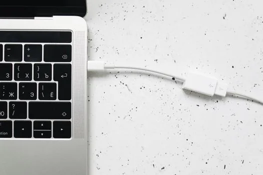 Samsung Galaxy phone USB-C cable connected to Windows laptop with Smart Switch device not recognized checklist