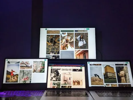 Windows 11 laptop plugged in and on battery showing different screen timeout choices