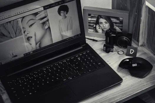 Windows laptop showing PowerToys File Explorer add-ons settings beside markdown and SVG file icons, practical office desk photo | PowerToys 파일 탐색기 애드온 설정을 확인하는 장면